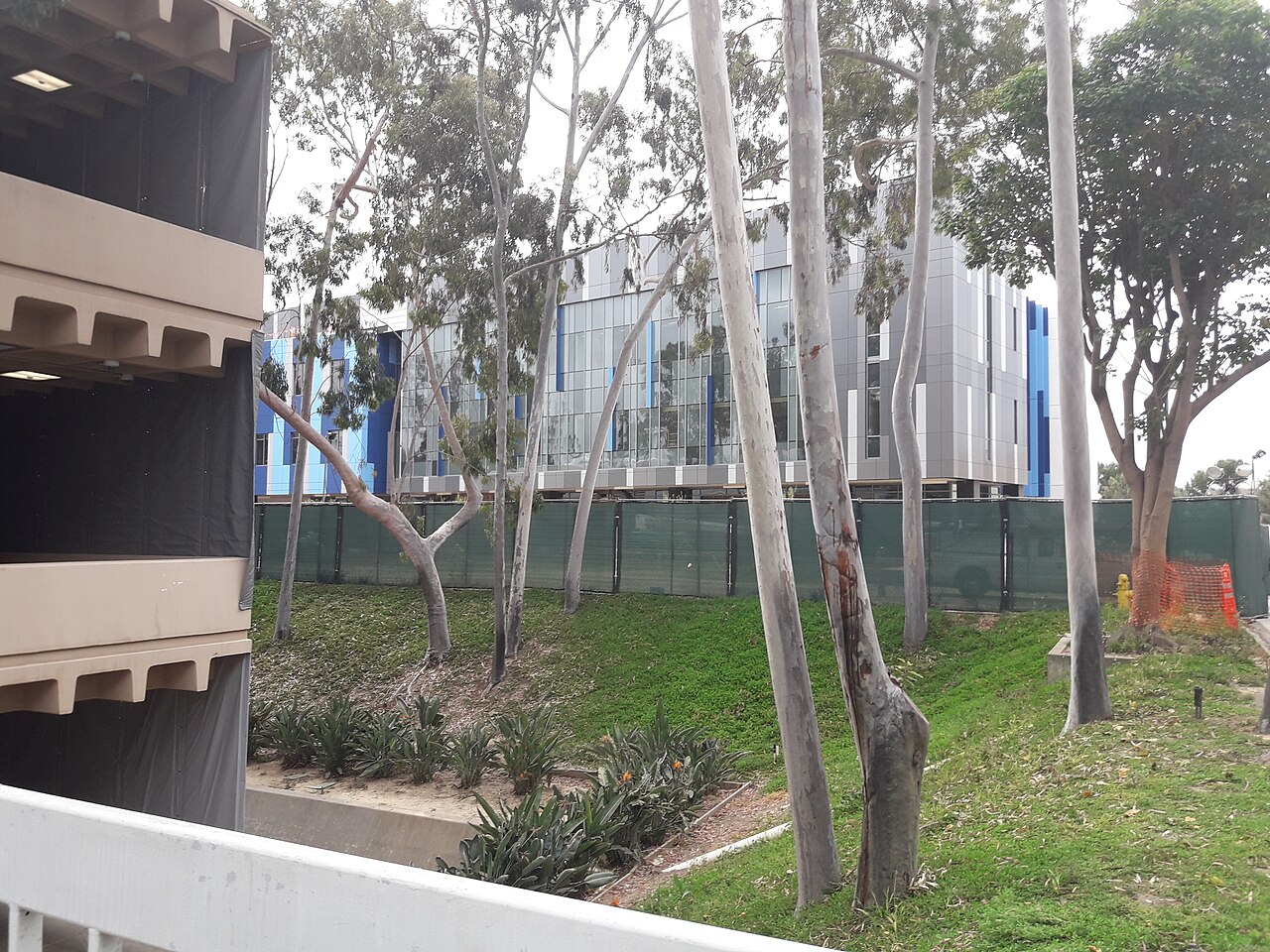 Dominguez Hills Library, California State University-Dominguez Hills